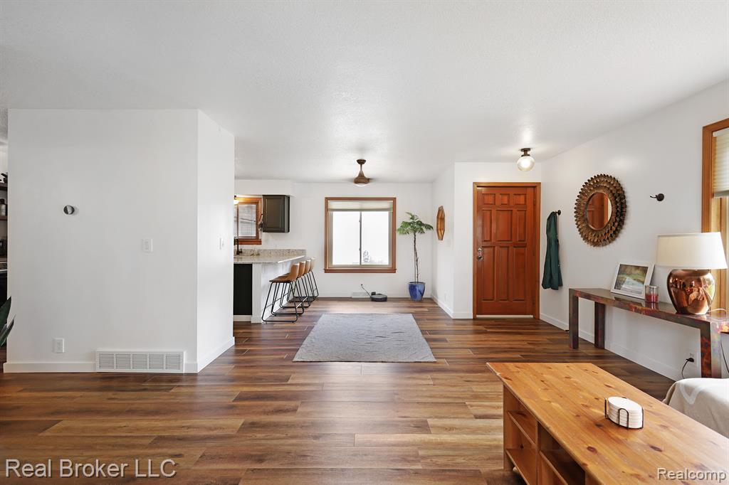 8029 WOODHALL Road, Birch Run, MI 48415 — Photo 8