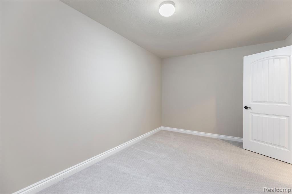 3995 ASHDALE Way, Clarkston, MI 48348 — Photo 43