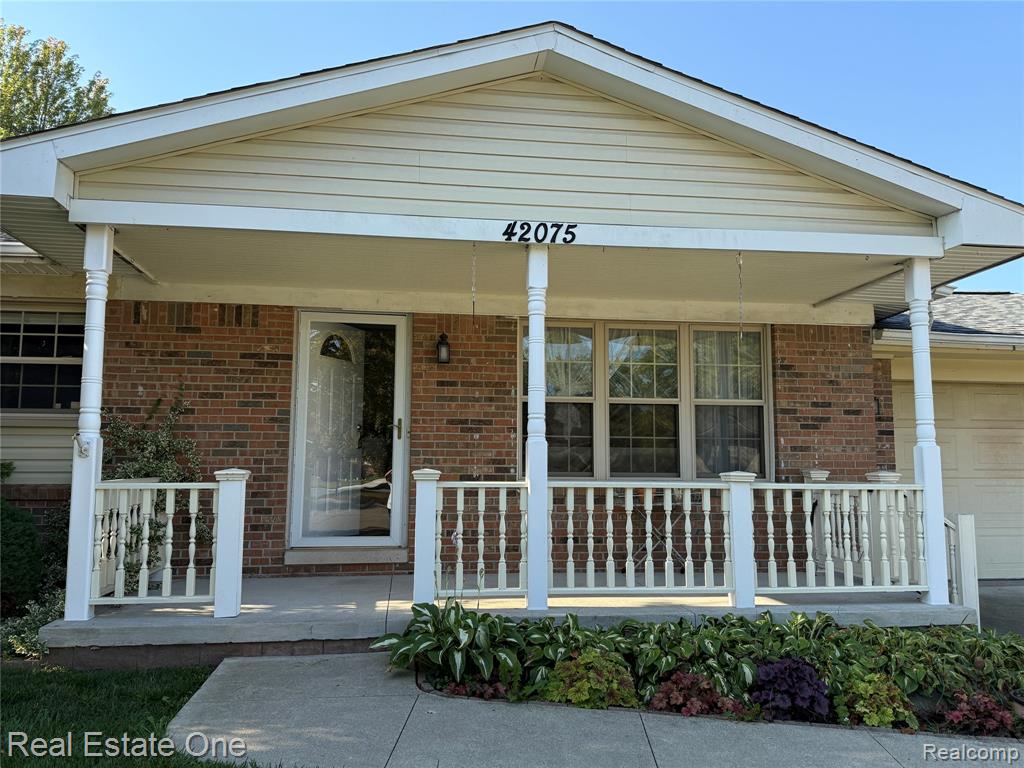 42075 GLORIA Drive, Canton, MI 48187 — Photo 4