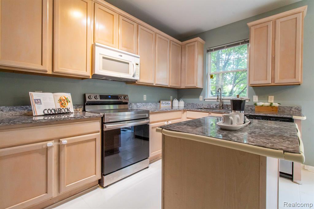 41632 Mitchell Road, Novi, MI — Photo 15