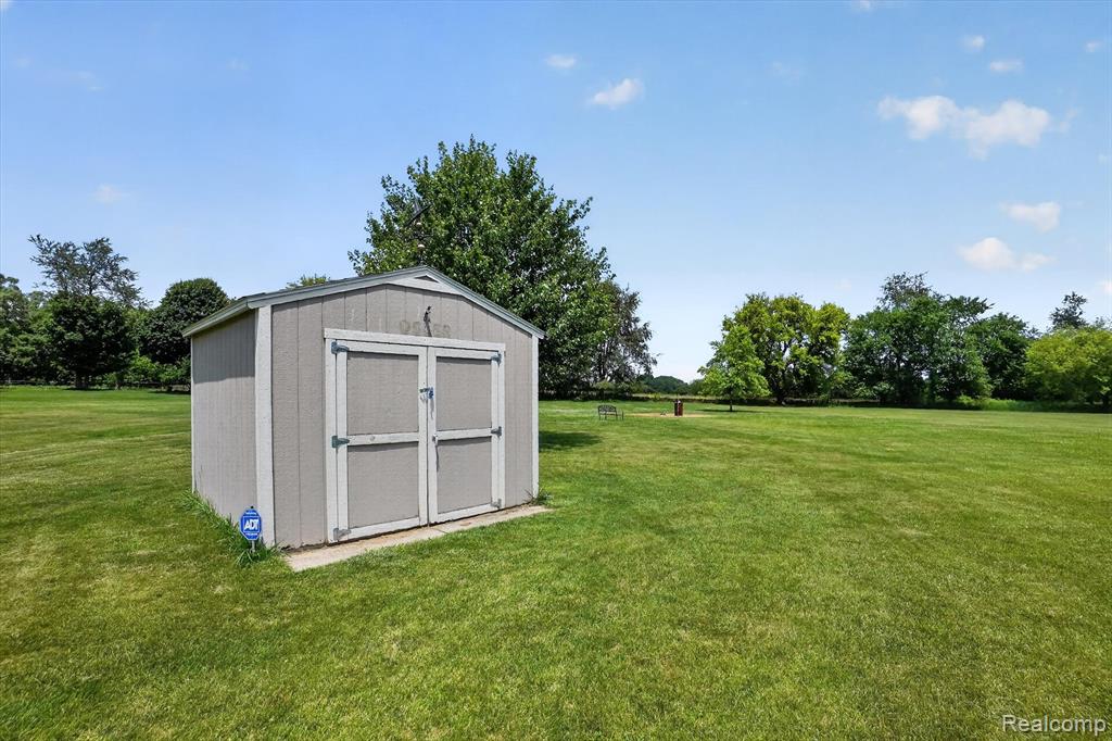 6888 Slawski Drive, Fowlerville, MI 48836 — Photo 52