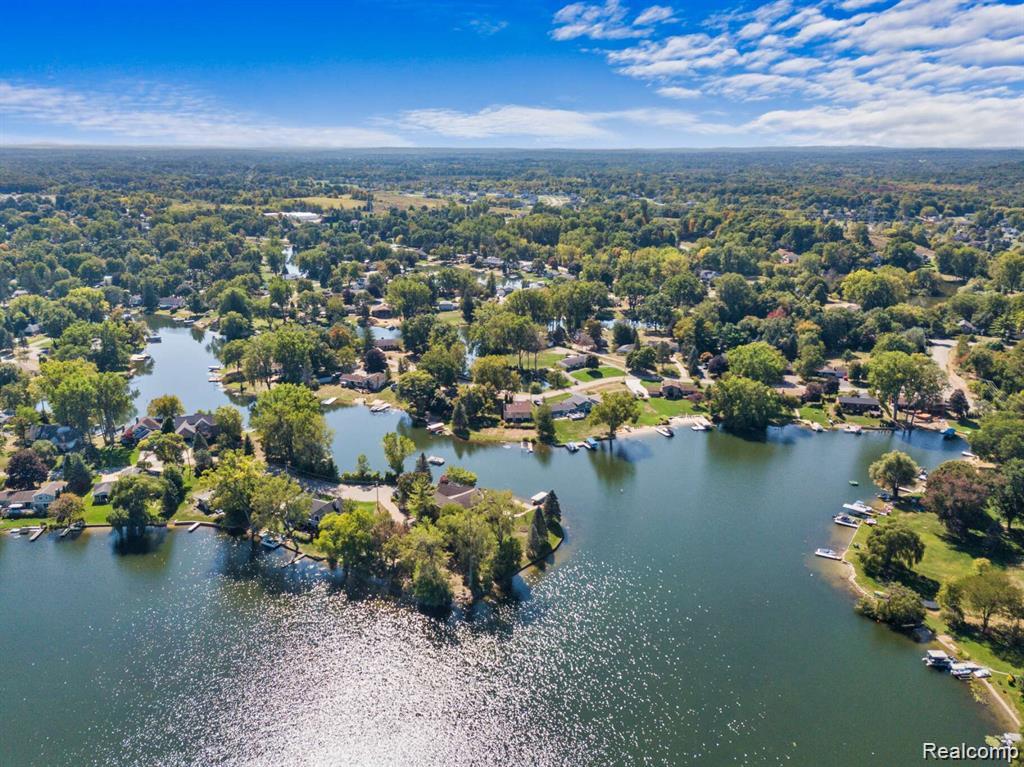 880 Artdale Drive, White Lake, MI 48383 — Photo 47