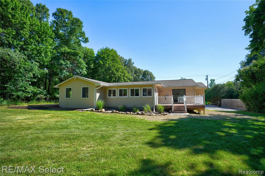 2456 N Tipsico Lake Road, Hartland, MI 48353 — Photo 60