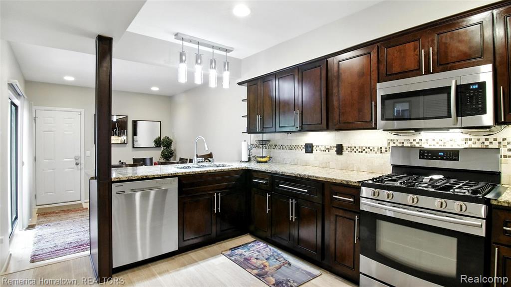 5200 Richard Run, West Bloomfield, MI — Photo 9