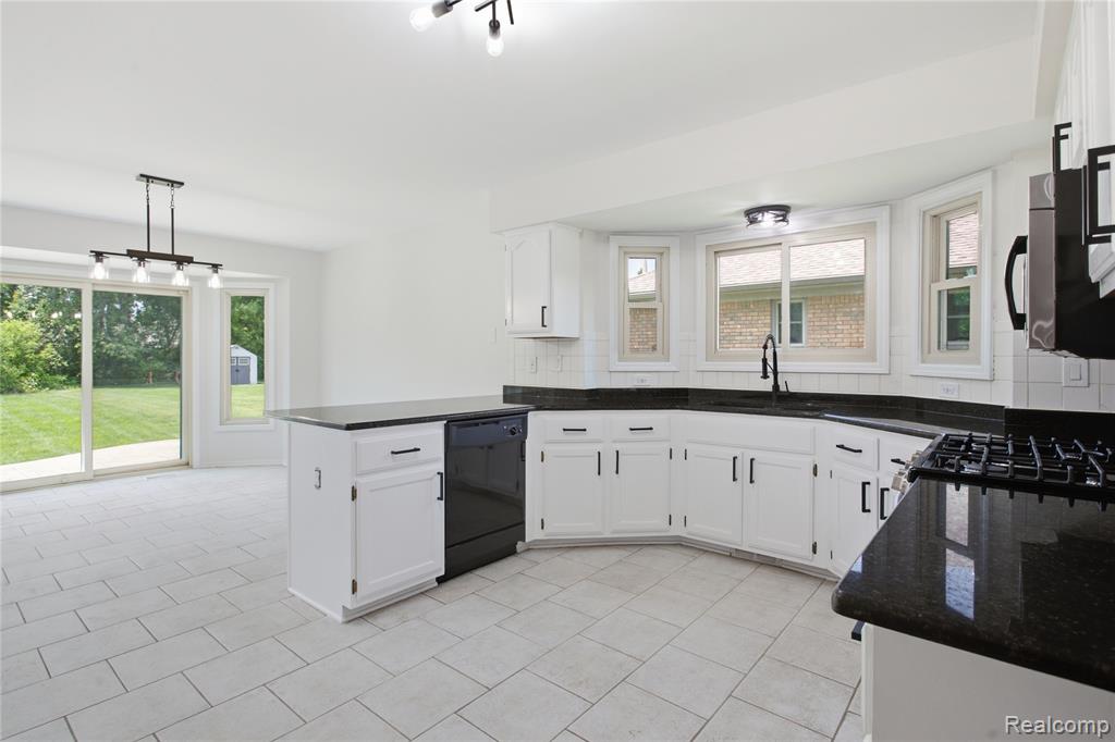 52658 Stag Ridge Drive, Macomb, MI 48042 — Photo 9