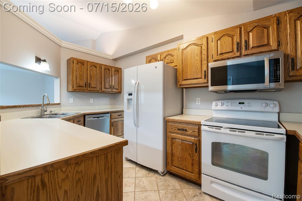 11660 Hawthorne Glen Drive, Grand Blanc, MI 48439 — Photo 7