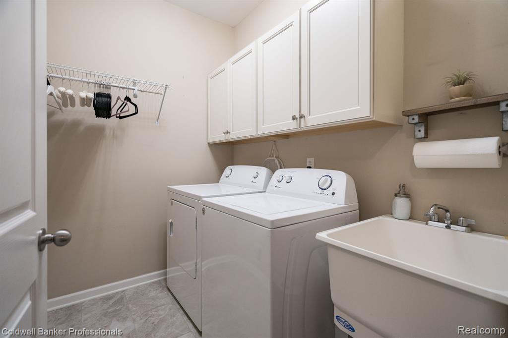 5656 Flagstaff Pines Dr, Shelby Twp, MI 48317 — Photo 17