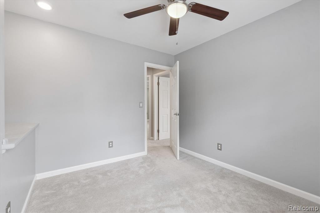 6233 Golfview Drive, Burton, MI 48509 — Photo 25