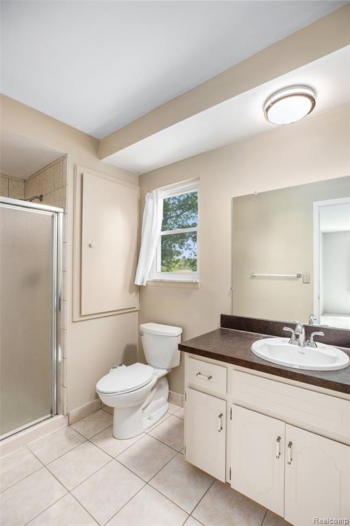 5049 Surrey Drive, Sterling Heights, MI 48310 — Photo 13