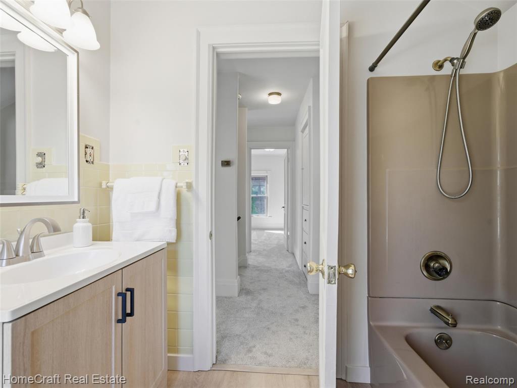 9921 CRANSTON Street, Livonia, MI 48150 — Photo 29