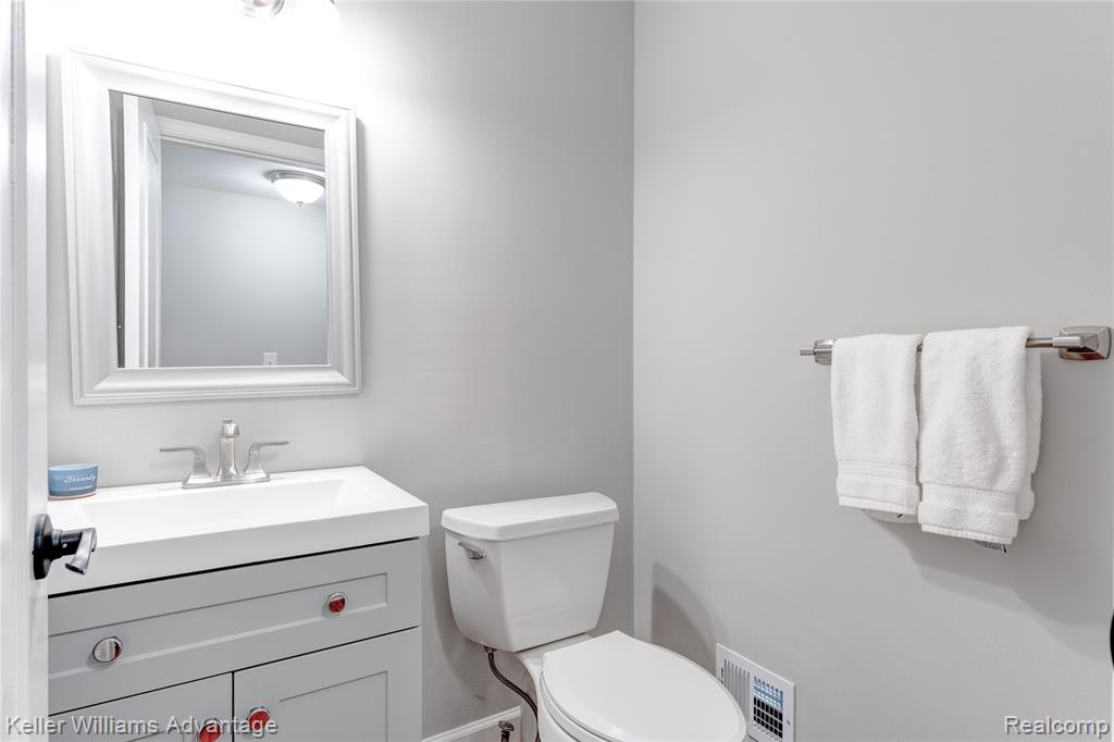 44985 Steeple Path, Novi, MI — Photo 9