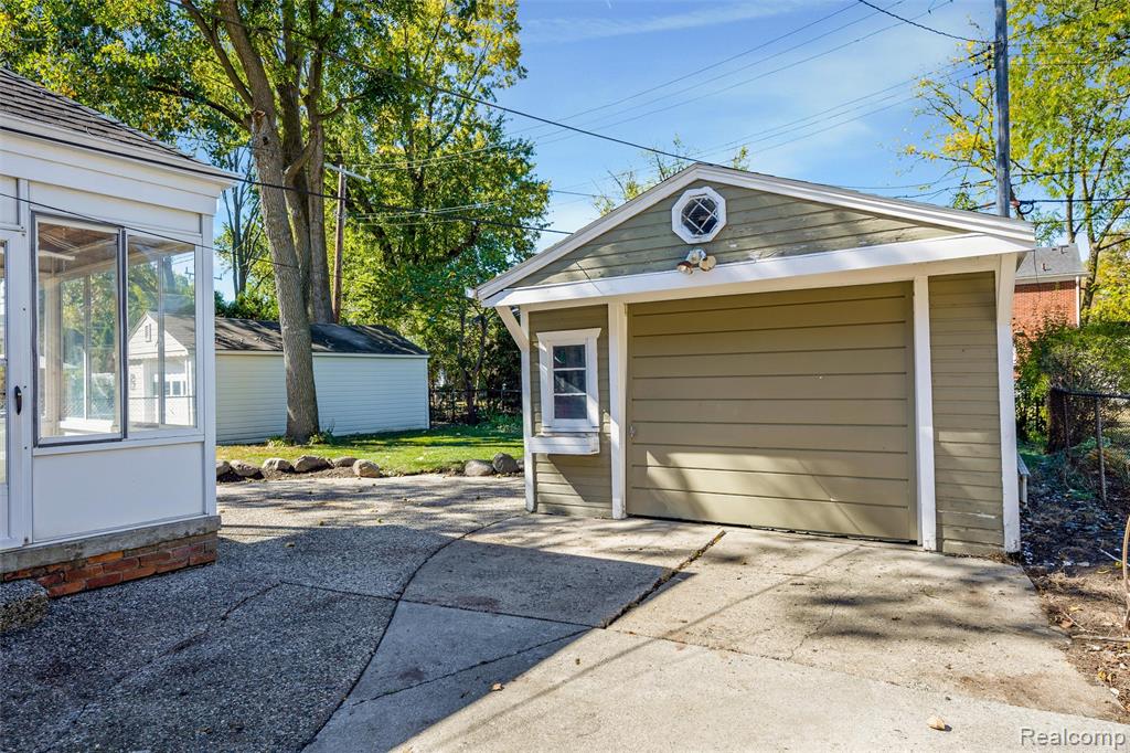 4214 S Verona Circle, Royal Oak, MI 48073 — Photo 19