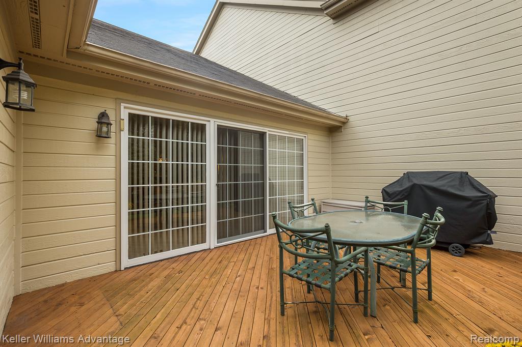 39542 VILLAGE RUN Drive, Northville, MI 48168 — Photo 26