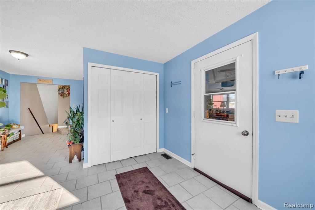 9169 Graytrax Road, Grand Blanc, MI 48439 — Photo 7