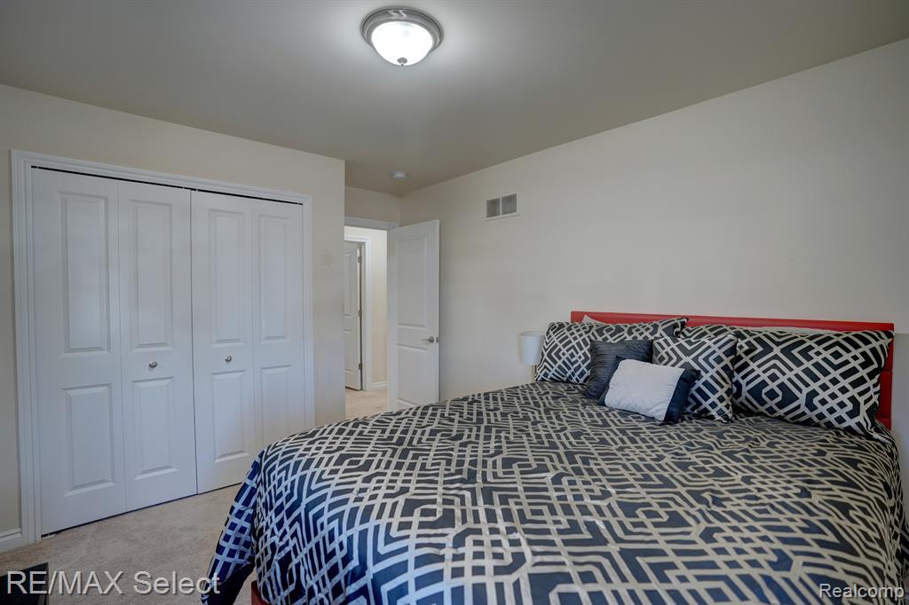 4062 OAK Street, Grand Blanc, MI 48439 — Photo 32