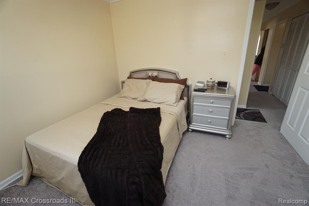 5863 BALFOUR Avenue, Allen Park, MI 48101 — Photo 17