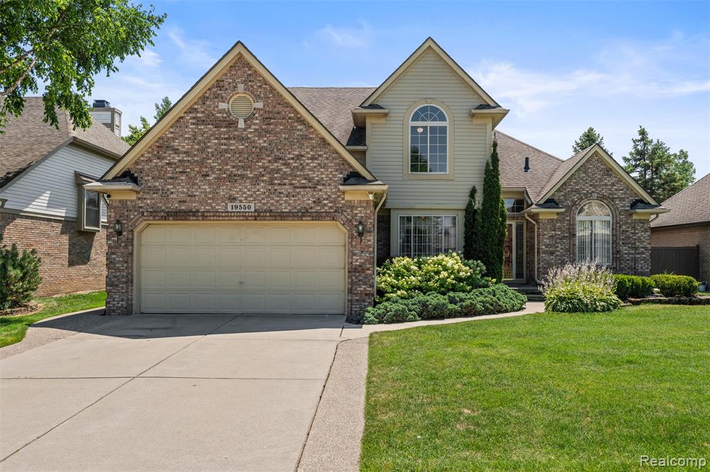 19550 Shorecrest Drive, Clinton Twp, MI 48038 — Photo 2