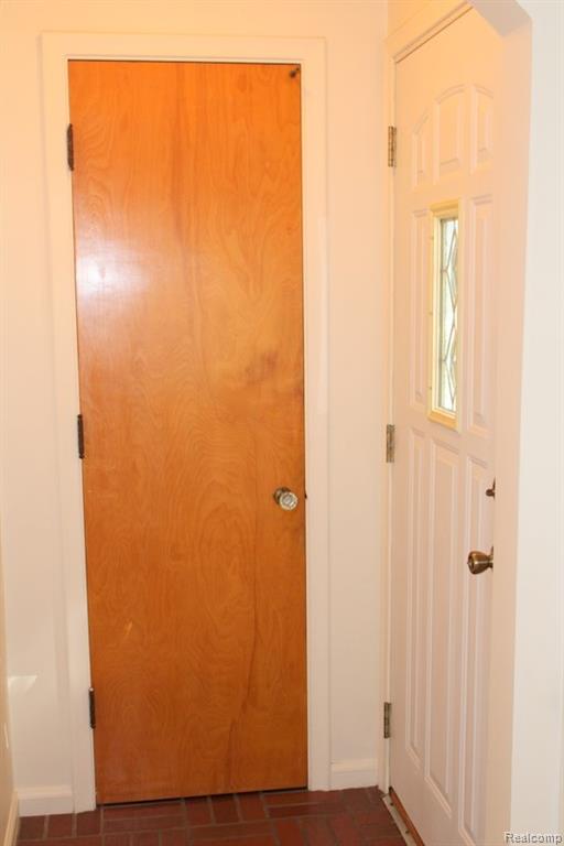 9854 Sterling Avenue, Allen Park, MI 48101 — Photo 7