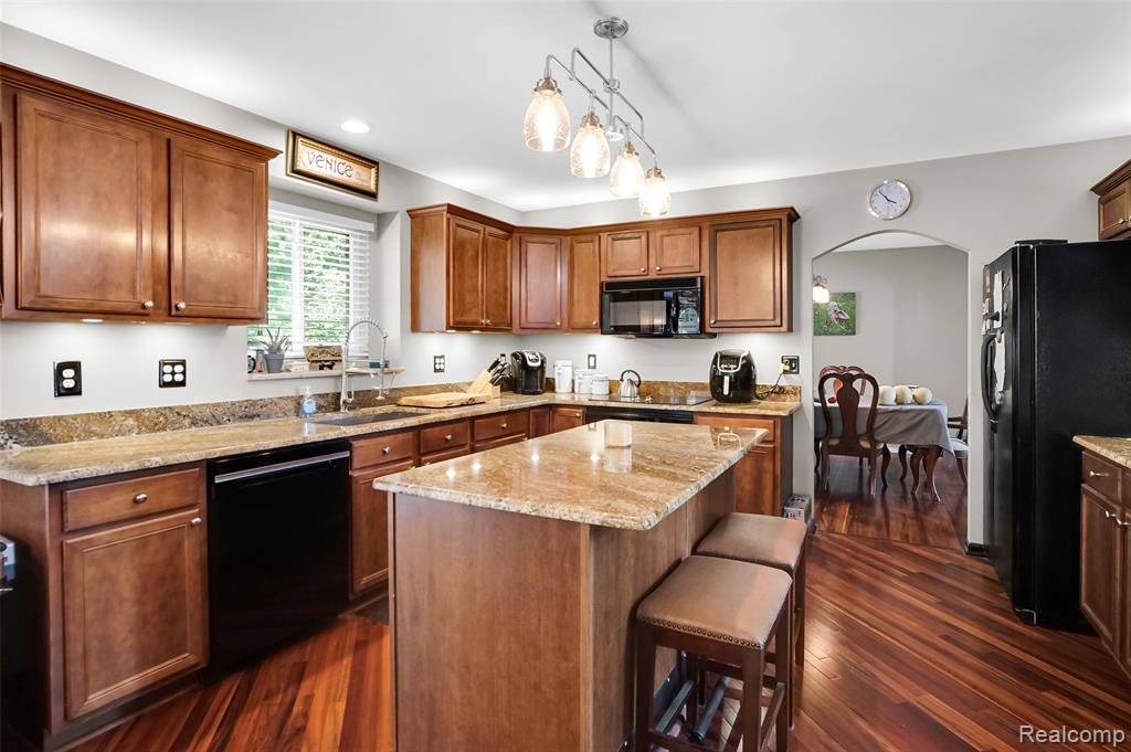 30182 Magnolia Dr Magnolia Drive, New Hudson, MI 48165 — Photo 19