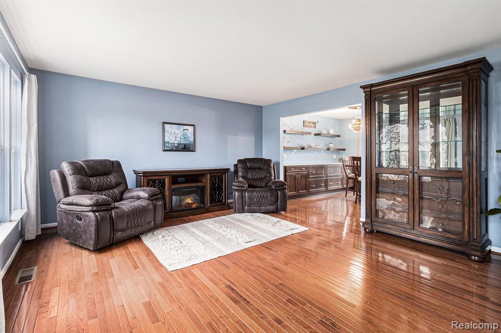 56324 Shakespeare Drive, Macomb, MI 48042 — Photo 5