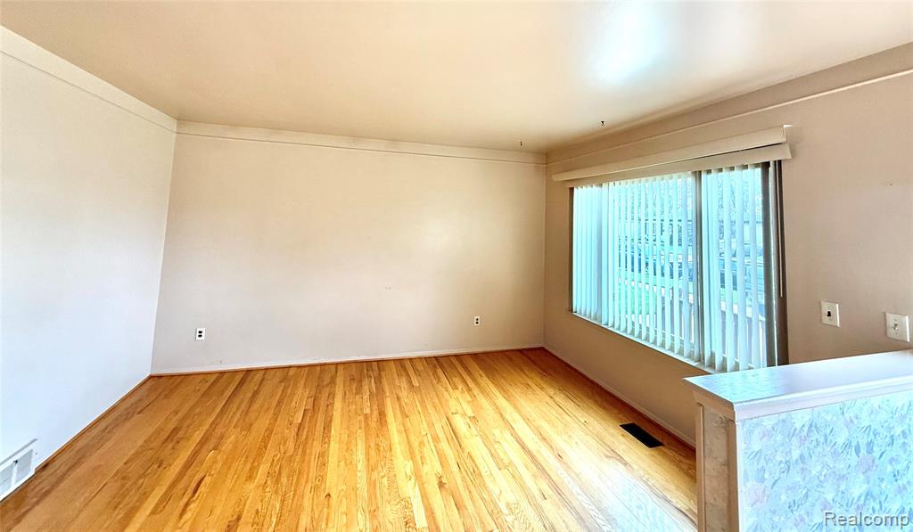 27334 Perry Street, Roseville, MI 48066 — Photo 6
