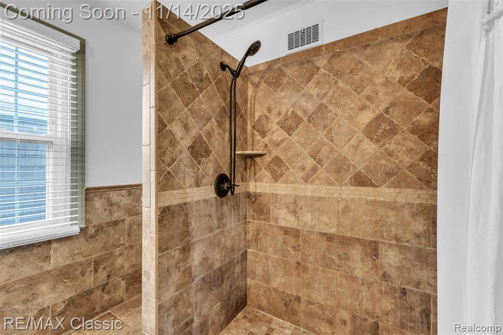 108 Washington Street, Holly, MI 48442 — Photo 19