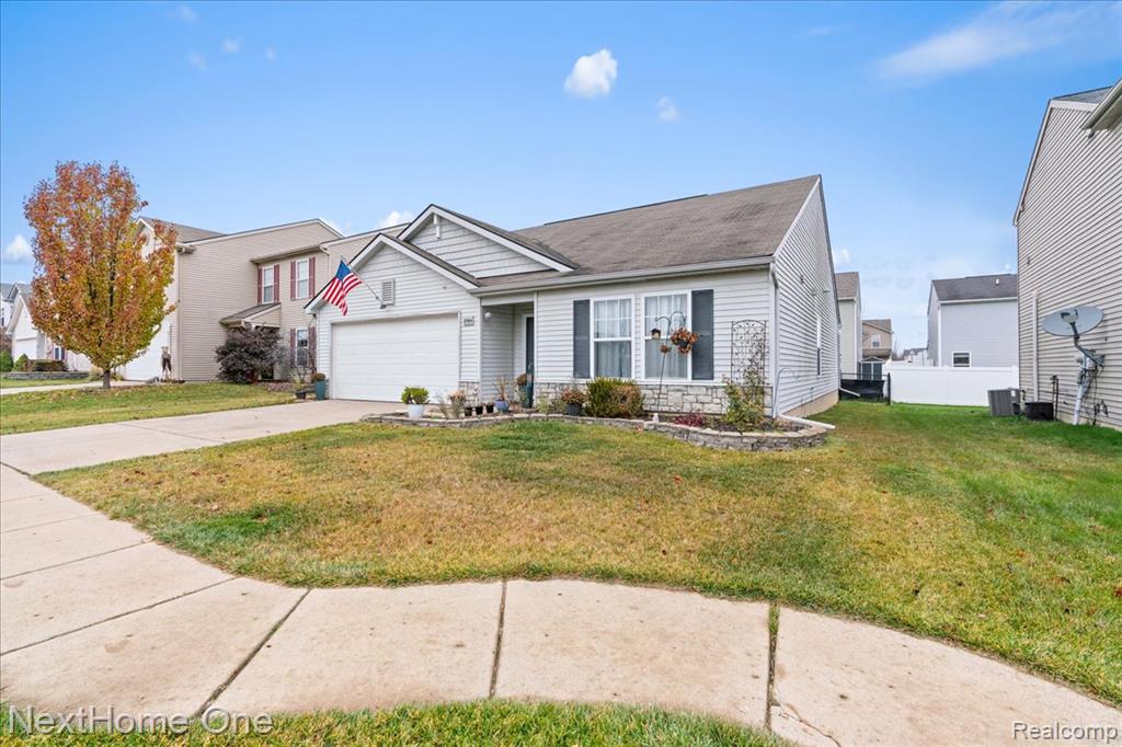 8564 Fox River Drive, Fowlerville, MI 48836 — Photo 16