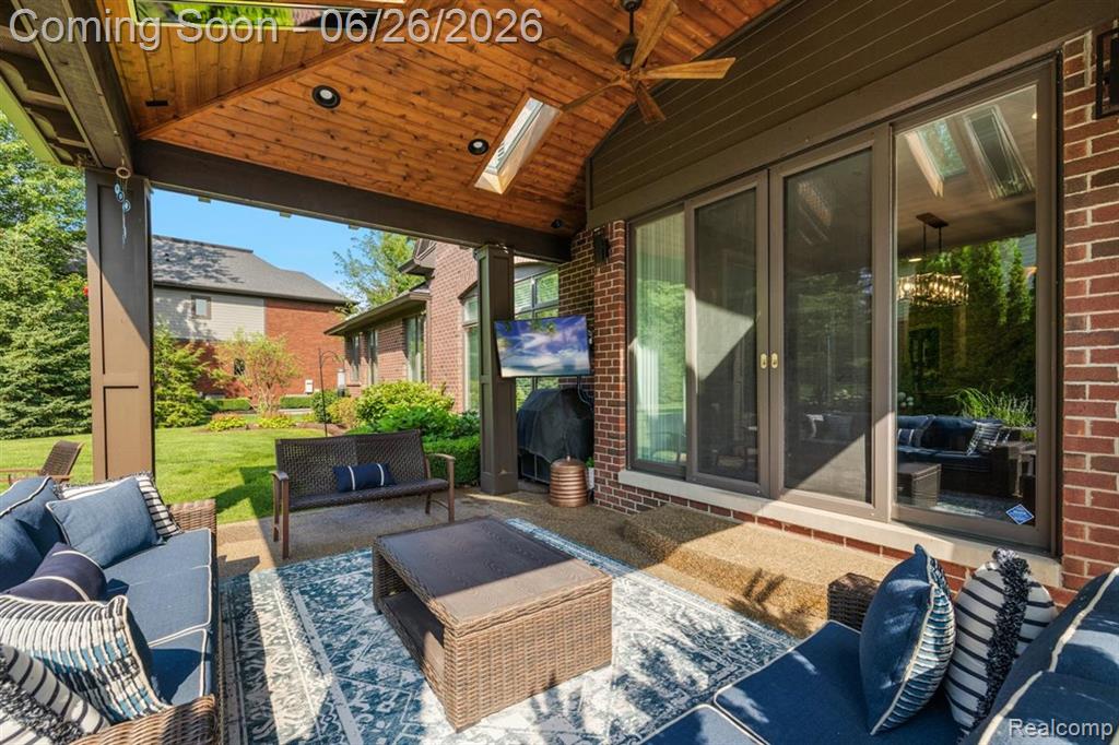 3071 Emeraude Court, Rochester, MI 48306 — Photo 16