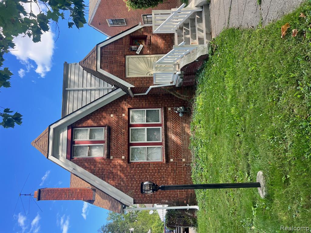 9620 Strathmoor Street, Detroit, MI 48227