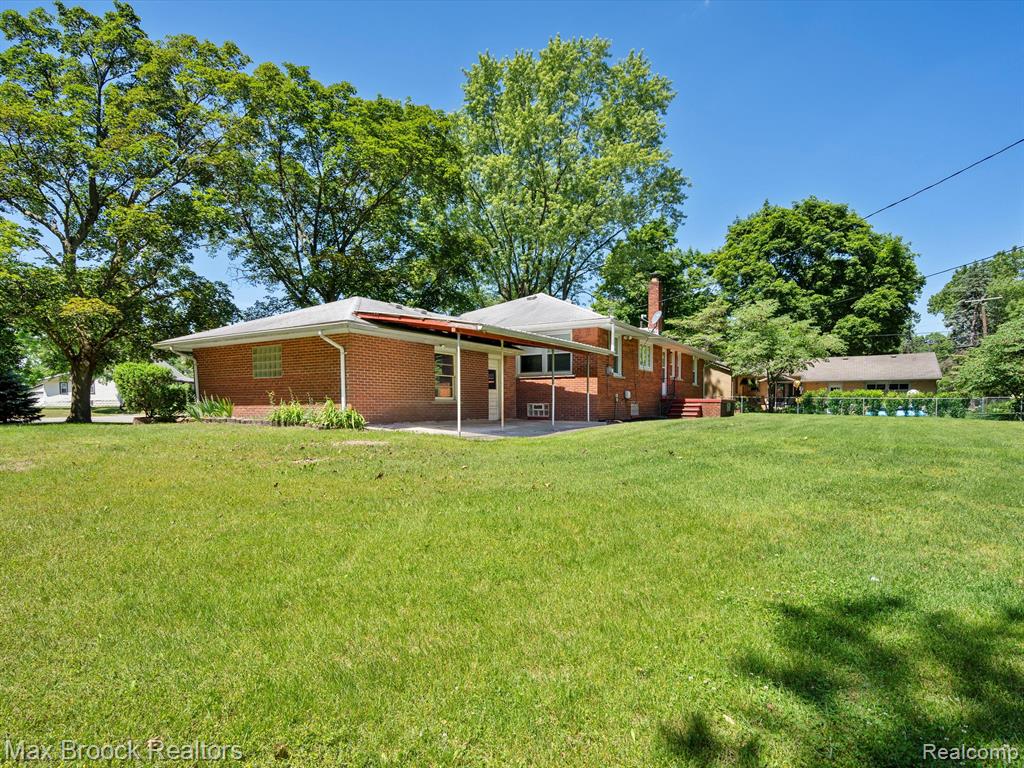 42300 Schoolcraft Road, Plymouth, MI 48170 — Photo 20