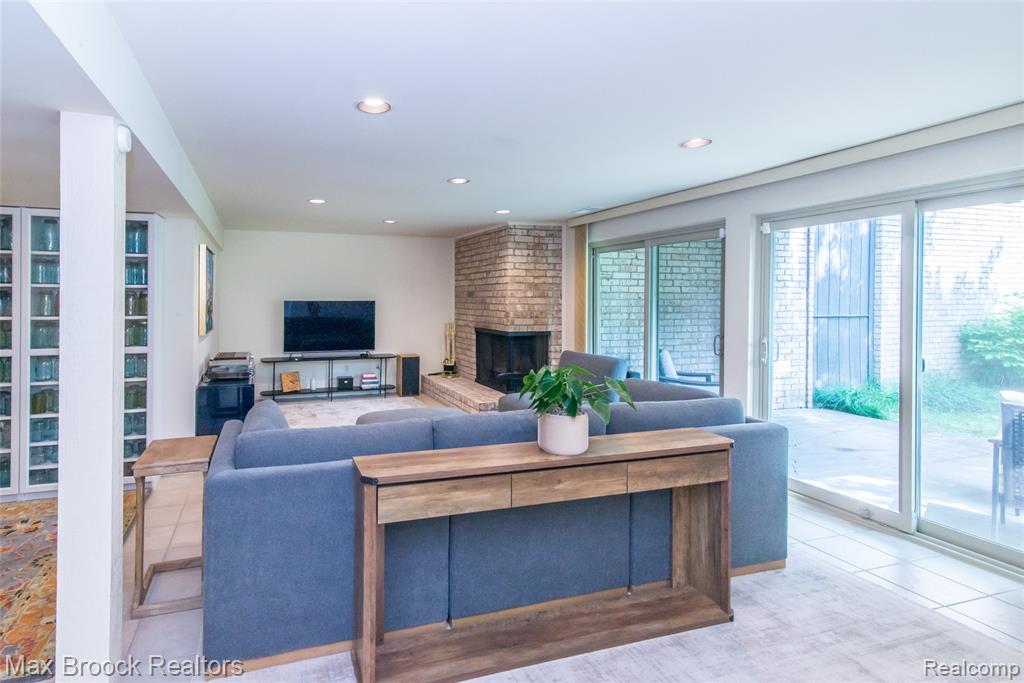 41350 Woodward Avenue, Bloomfield Hills, MI 48304 — Photo 35