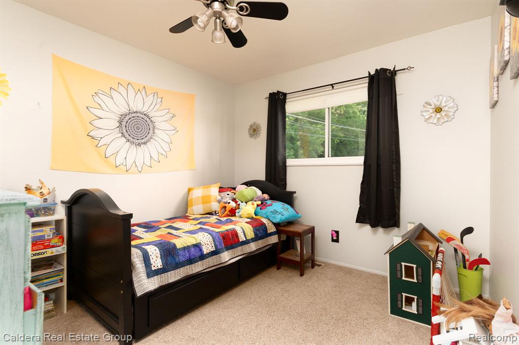 41024 Paign Drive Drive, Sterling Heights, MI 48313 — Photo 12