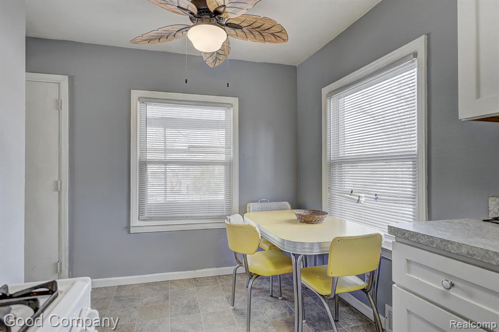 518 E Maxlow Avenue, Hazel Park, MI 48030 — Photo 10