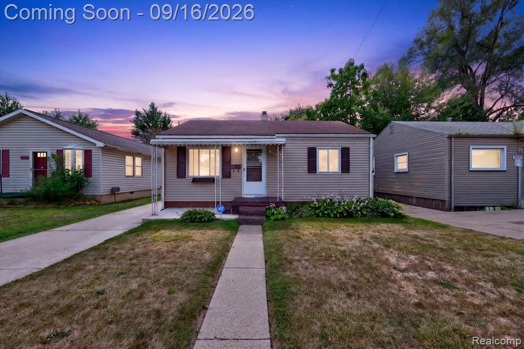 12452 Sidonie Avenue E, Warren, MI 48089