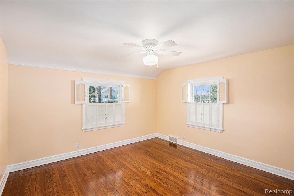913 BEARD Street, Flint, MI 48503 — Photo 13