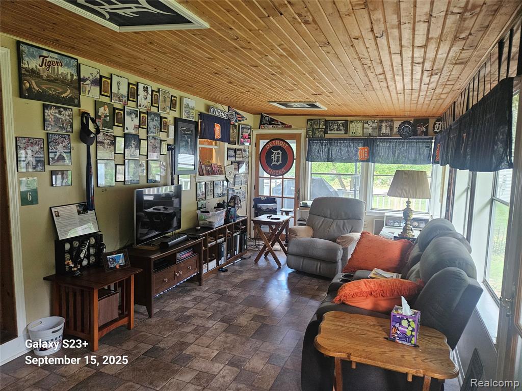 624 Hickory Street, Fenton, MI 48430 — Photo 46