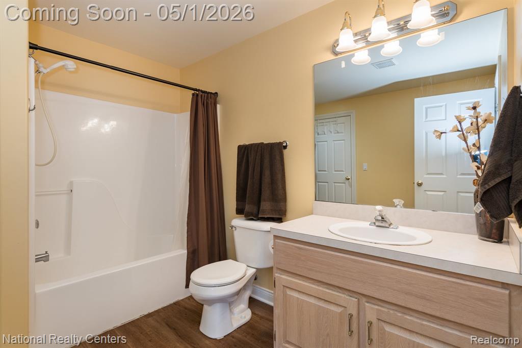 542 Bay Pointe Drive, Oxford, MI 48371 — Photo 37