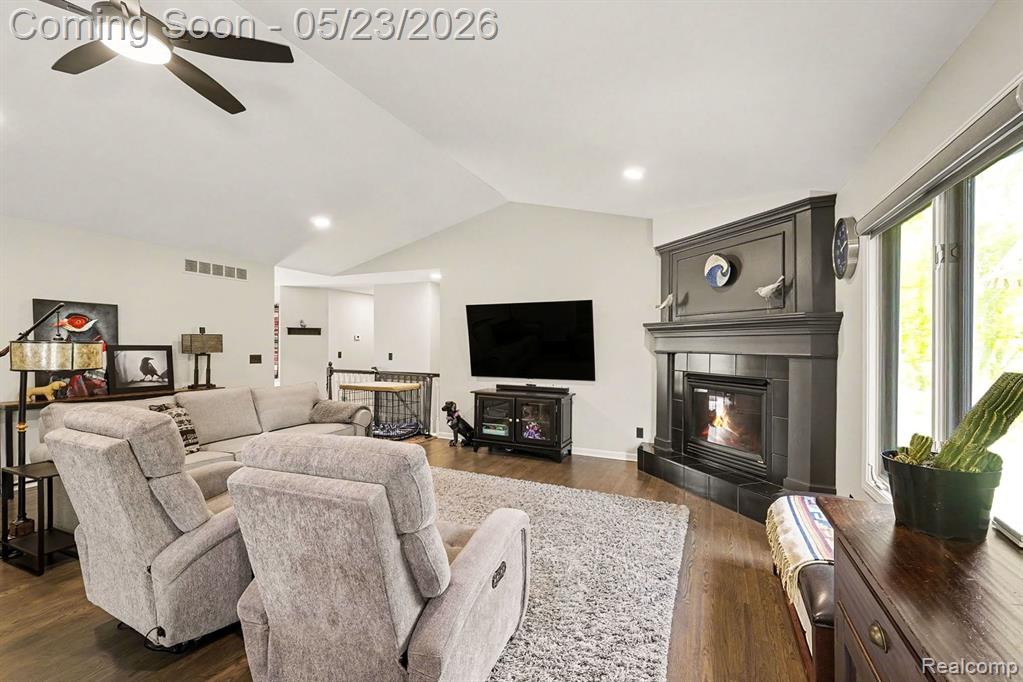 9268 Erin Court, Davisburg, MI 48350 — Photo 5