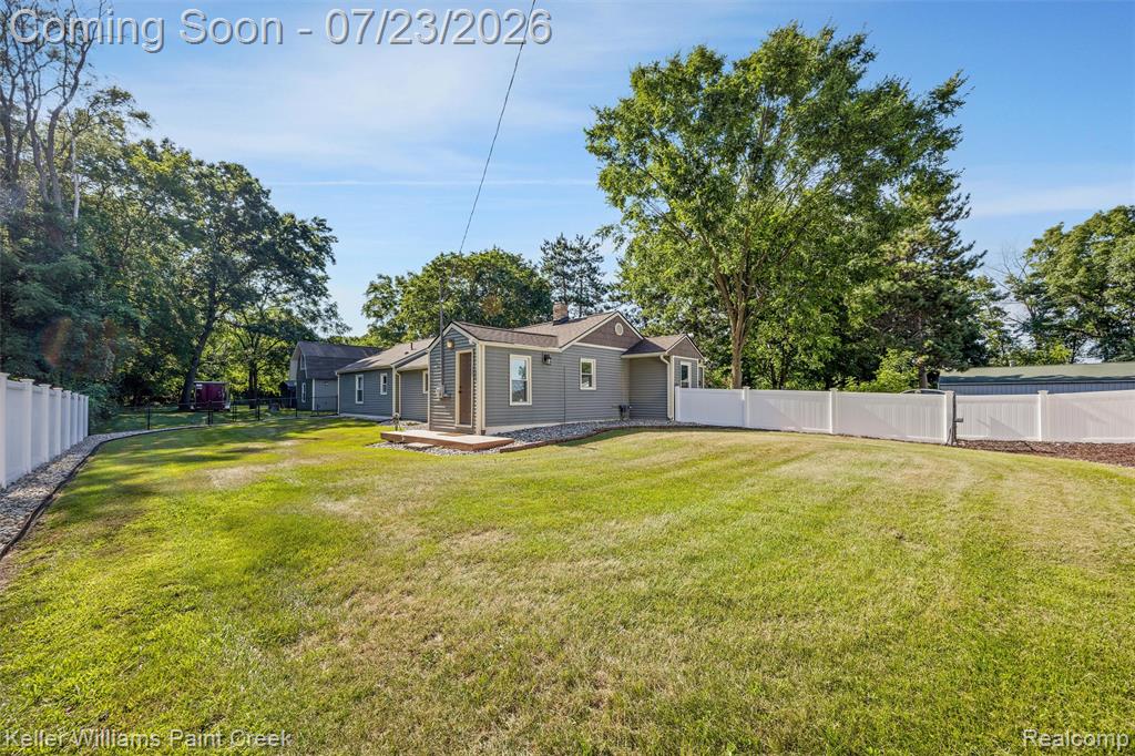 423 East Road, Holly, MI 48442 — Photo 32