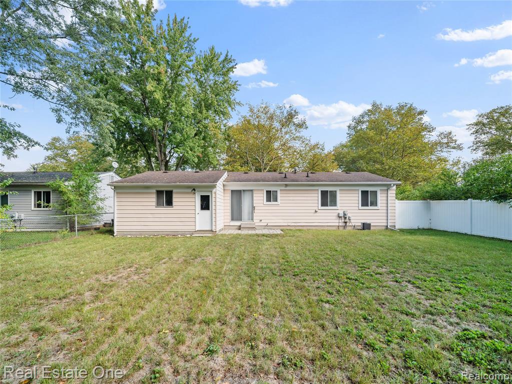 796 Devonshire Boulevard, Brighton, MI 48116 — Photo 14