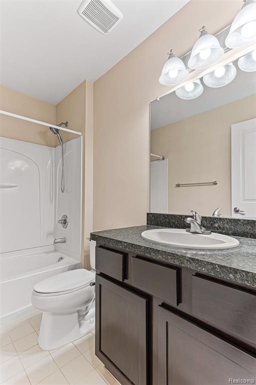 5201 Widgeon Lane, Walled Lake, MI 48390 — Photo 22