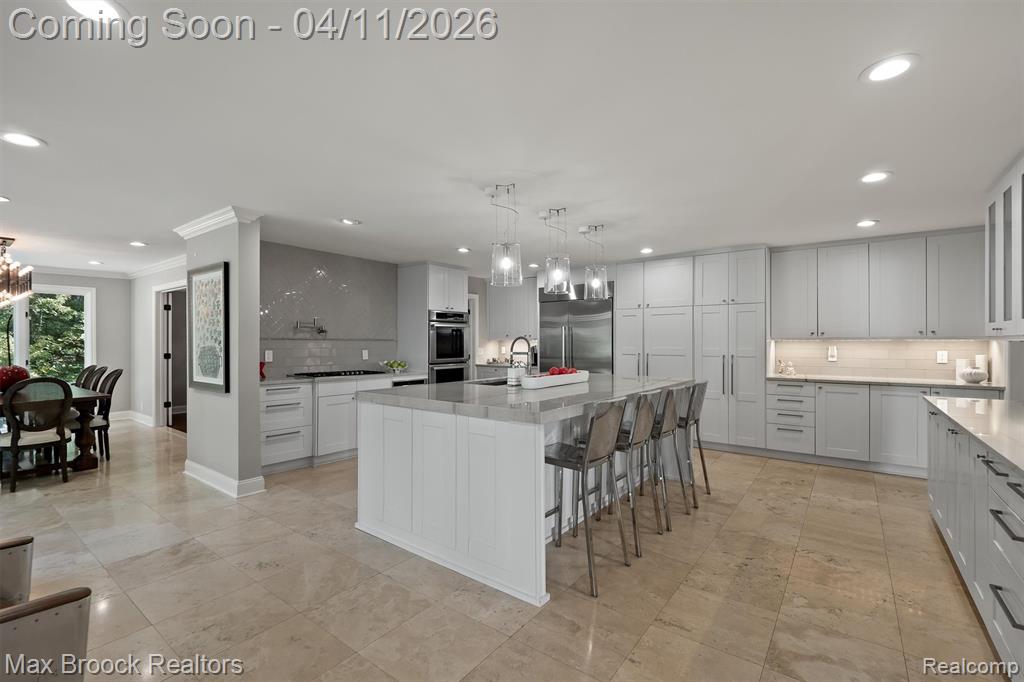 5190 Clarendon Crest Street, Bloomfield Hills, MI, 48302