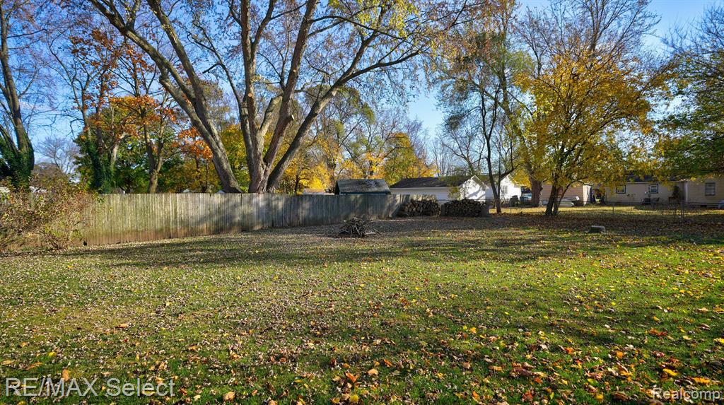 153 BEVINS Street, Holly, MI 48442 — Photo 5
