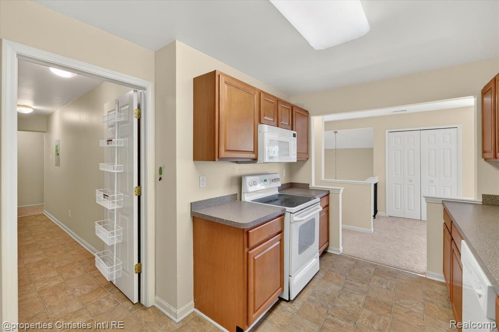 16773 Carriage Way, Northville, MI 48168 — Photo 18