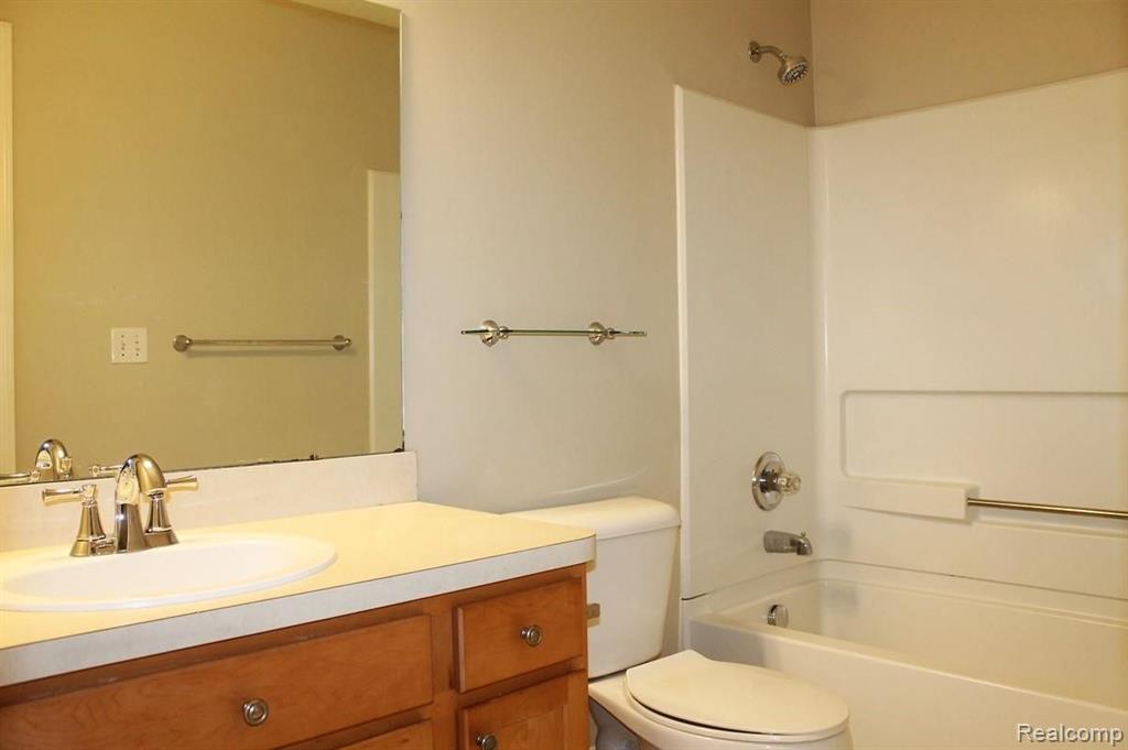 4163 BERKELEY Avenue, Canton, MI 48188 — Photo 24