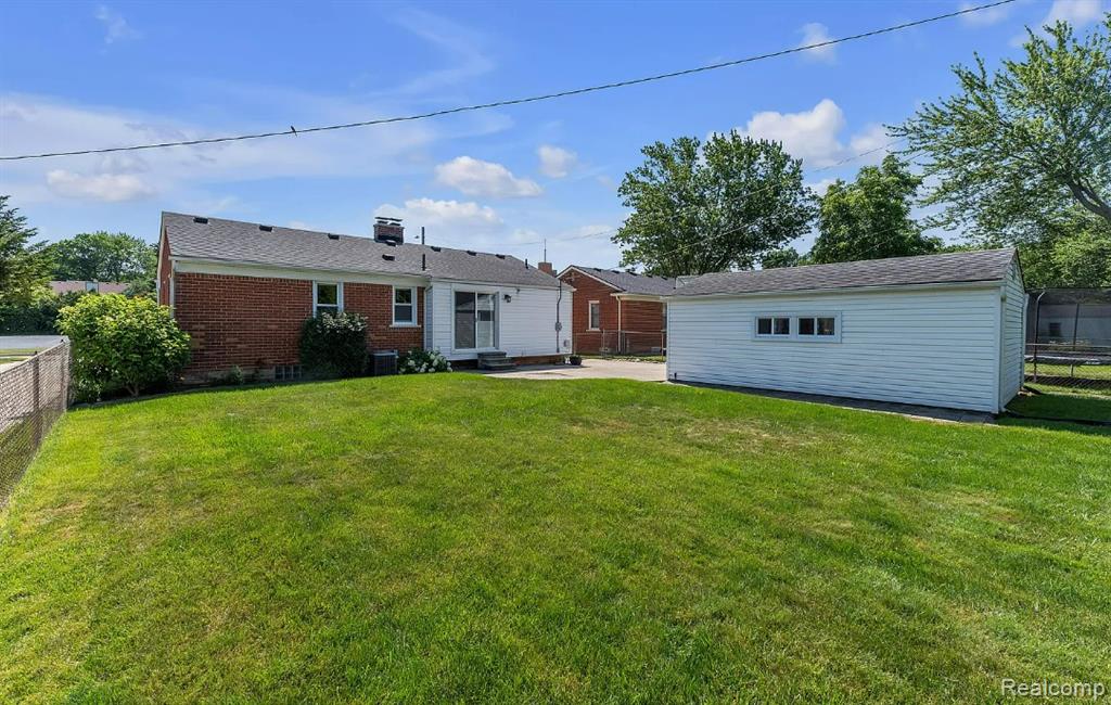 9623 Fairfield Street, Livonia, MI 48150 — Photo 33