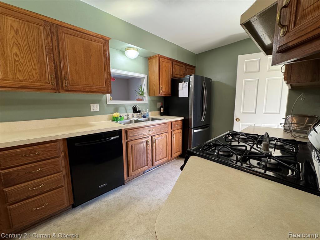 948 Van Sull Street, Westland, MI — Photo 9