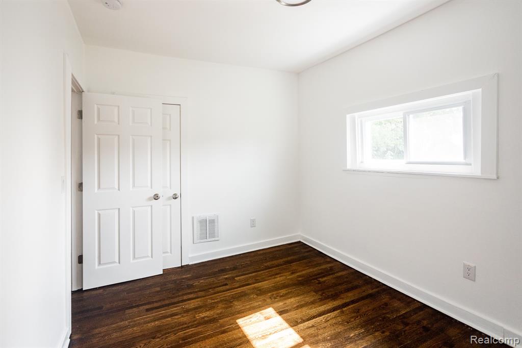 2659 HARDING Street, Detroit, MI 48214 — Photo 35