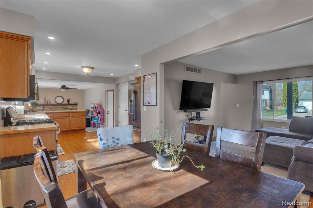 54050 ATHERTON Street, New Baltimore, MI 48047 — Photo 4