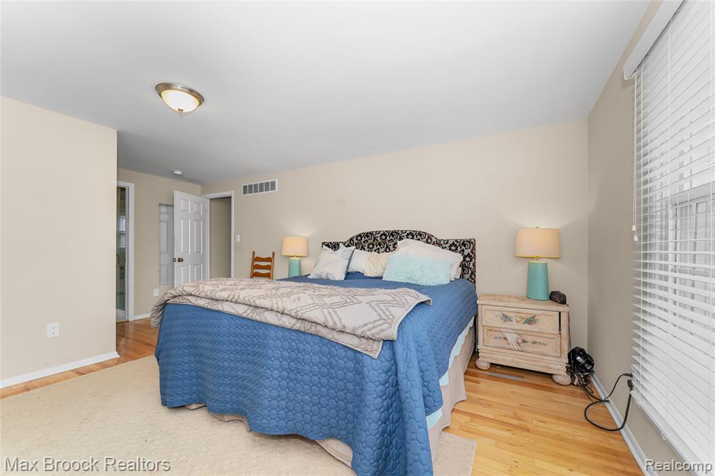 7118 Cathedral Drive, Bloomfield Hills, MI 48301 — Photo 31